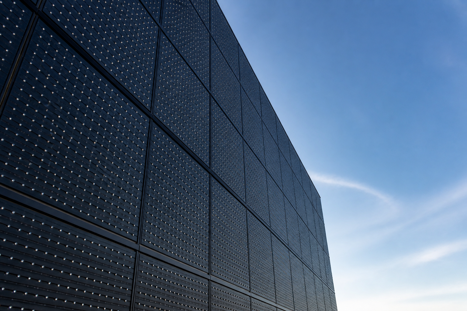 Detailopname van de unieke led-gevel en architectuur van het Ziggo Dome.